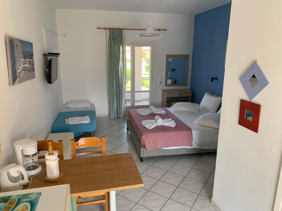 Eleftheria Studios And Apartments Acharavi  Luaran gambar