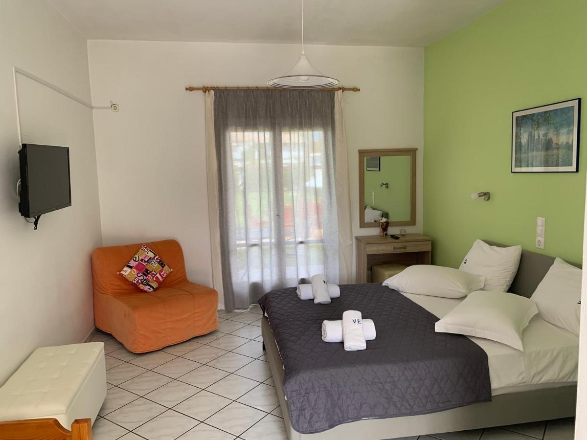 Eleftheria Studios And Apartments Acharavi  Luaran gambar