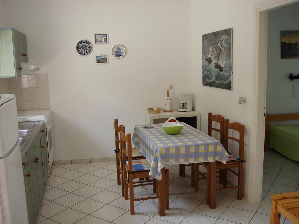 Eleftheria Studios And Apartments Acharavi  Bilik gambar
